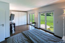 Schlafzimmer mit Ankleide MODERNE DOPPELHAUSH�LFTE IN RIMBACH-KERNGEMEINDE +VERKAUFT+