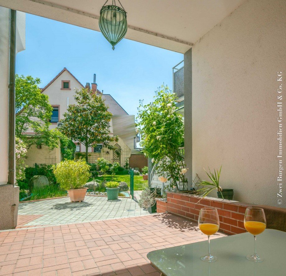 �berdachte Terrasse Mehrfamilienhaus Viernheim