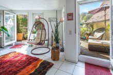 Ausgang zur Terrasse Mediterrane Maisonette-Eigentumswohnung mit Blick auf die Altstadt von Weinheim