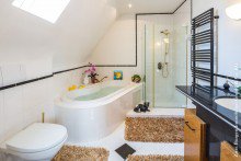 Badezimmer Mediterrane Maisonette-Eigentumswohnung mit Blick auf die Altstadt von Weinheim