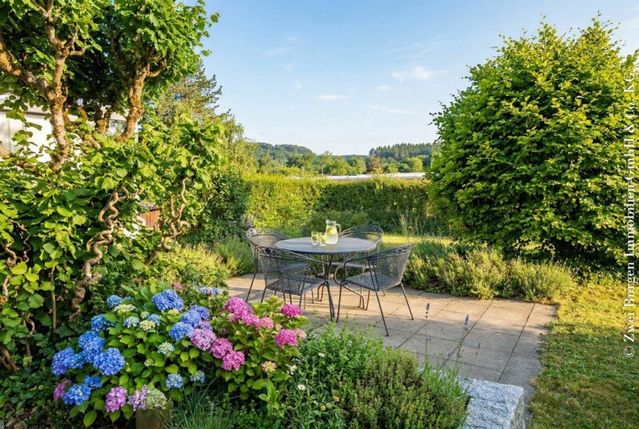 sehr gepflegter Garten Einfamilienhaus Weinheim