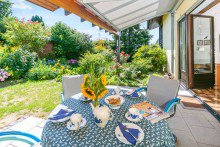 Gartenterrasse Freistehendes Einfamilienhaus mit Doppelgarage in gesuchter Wohnlage von Hirschberg-Gro�sachsen