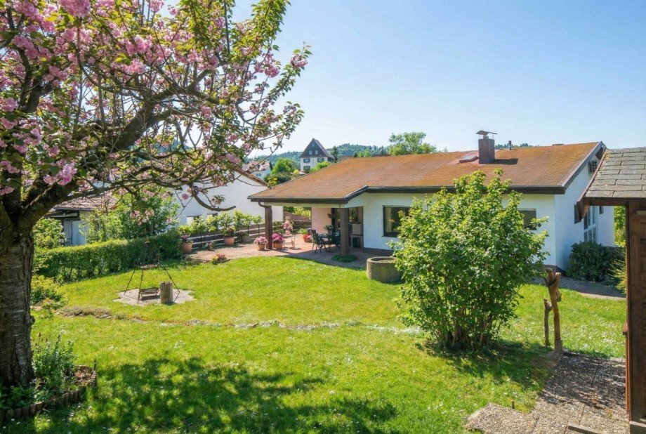 gepfleger Garten Einfamilienhaus Weinheim