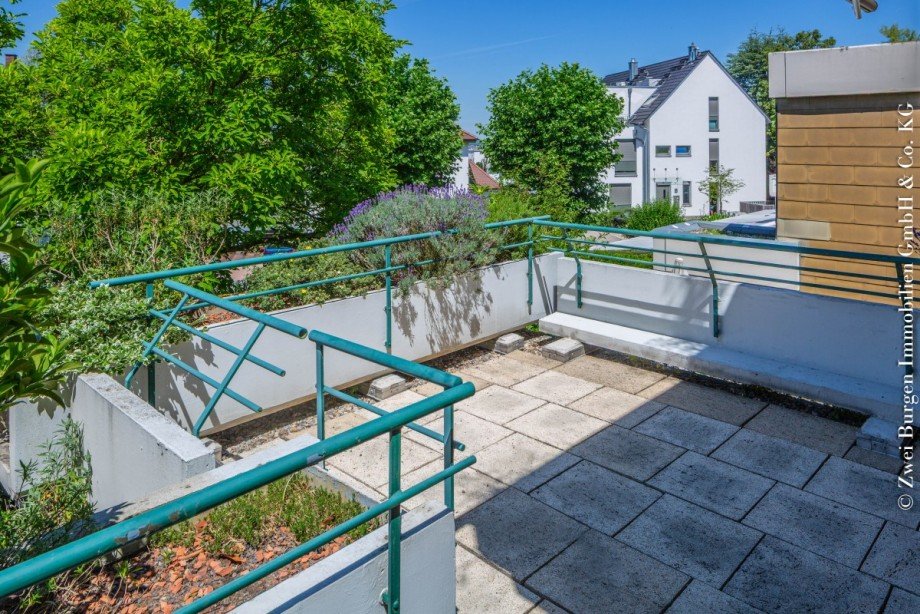 Terrasse vor Essbereich Wohnung Weinheim