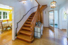 original Holztreppe Charmantes Einfamilienhaus in ruhiger Wohnlage von M�rlenbach-Mitte