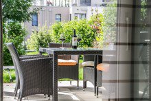 Blick zur Terrasse Neuwertige Erdgeschoss Eigentumswohnung in ruhiger Citylage Weinheim +VERKAUFT+