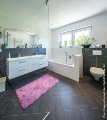 Badezimmer MODERNE DOPPELHAUSH�LFTE IN RIMBACH-KERNGEMEINDE +VERKAUFT+