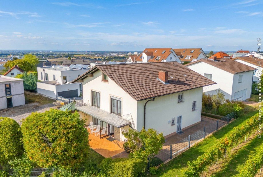 Hausansicht von S�d-Osten Einfamilienhaus Weinheim