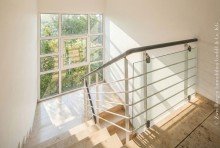 helles, gepflegtes Treppenhaus Weitl�ufige 2-Zimmer-Eigentumswohnung mit TG-Stellplatz in Top-Lage Weinheim