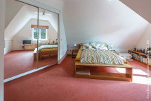 Schlafzimmer Mediterrane Maisonette-Eigentumswohnung mit Blick auf die Altstadt von Weinheim