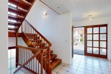 Blick zum Eingang Freistehendes Einfamilienhaus mit gro�em Grundst�ck am Naturrand in M�rlenbach
