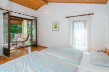 Schlafzimmer mit Balkon Freistehendes Einfamilienhaus mit Doppelgarage in gesuchter Wohnlage von Hirschberg-Gro�sachsen