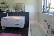 Badezimmer MODERNE DOPPELHAUSH�LFTE IN RIMBACH-KERNGEMEINDE +VERKAUFT+